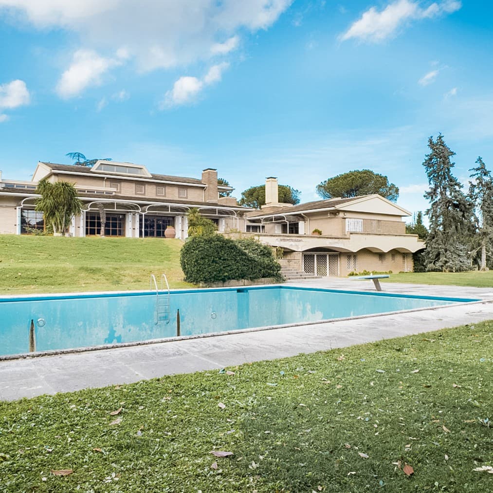 Prestigious Villa in Rome, Lazio with Pool & Tennis