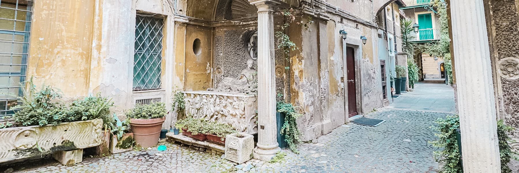 Elegant Apartment in Rome's Heart, Lazio