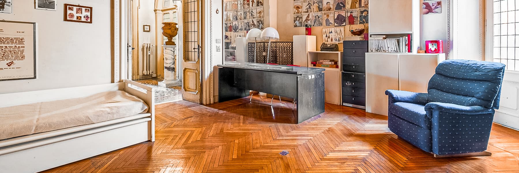 Elegant Apartment with Frescoes in Rome