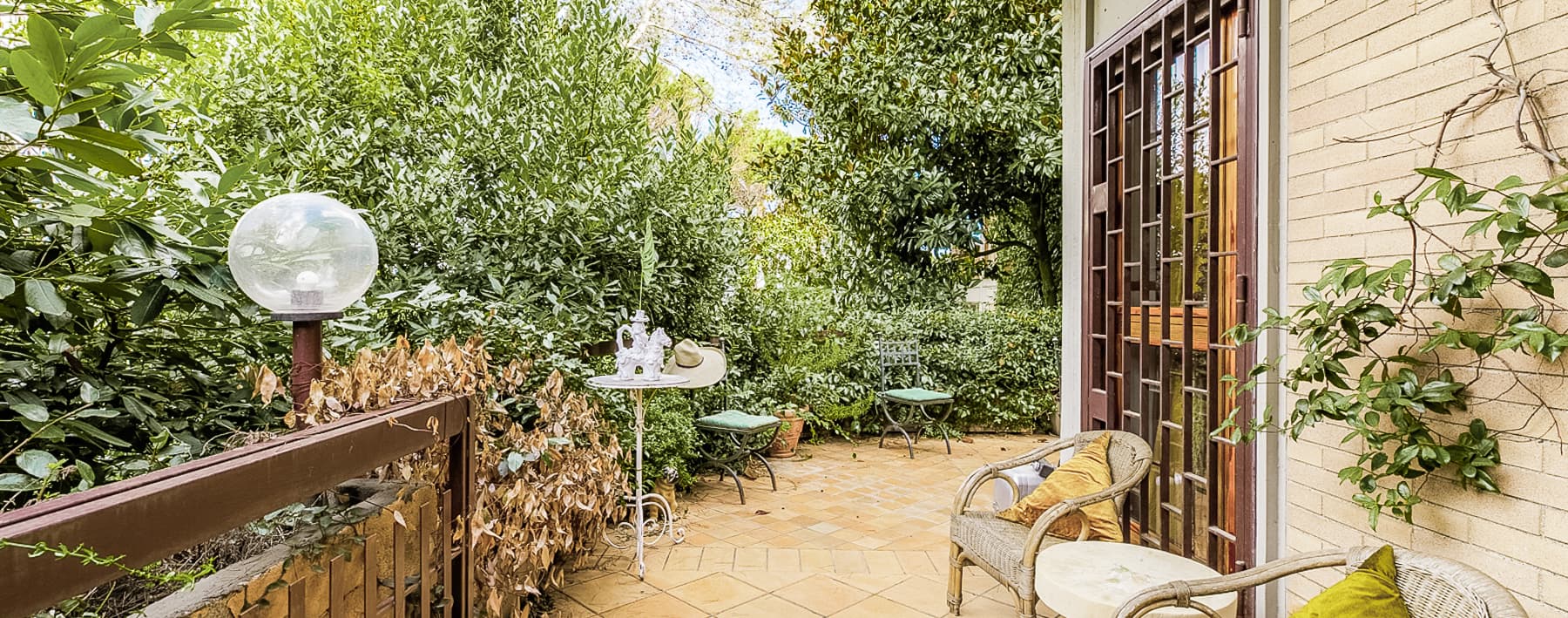 Spacious Apartment with Garden in Rome
