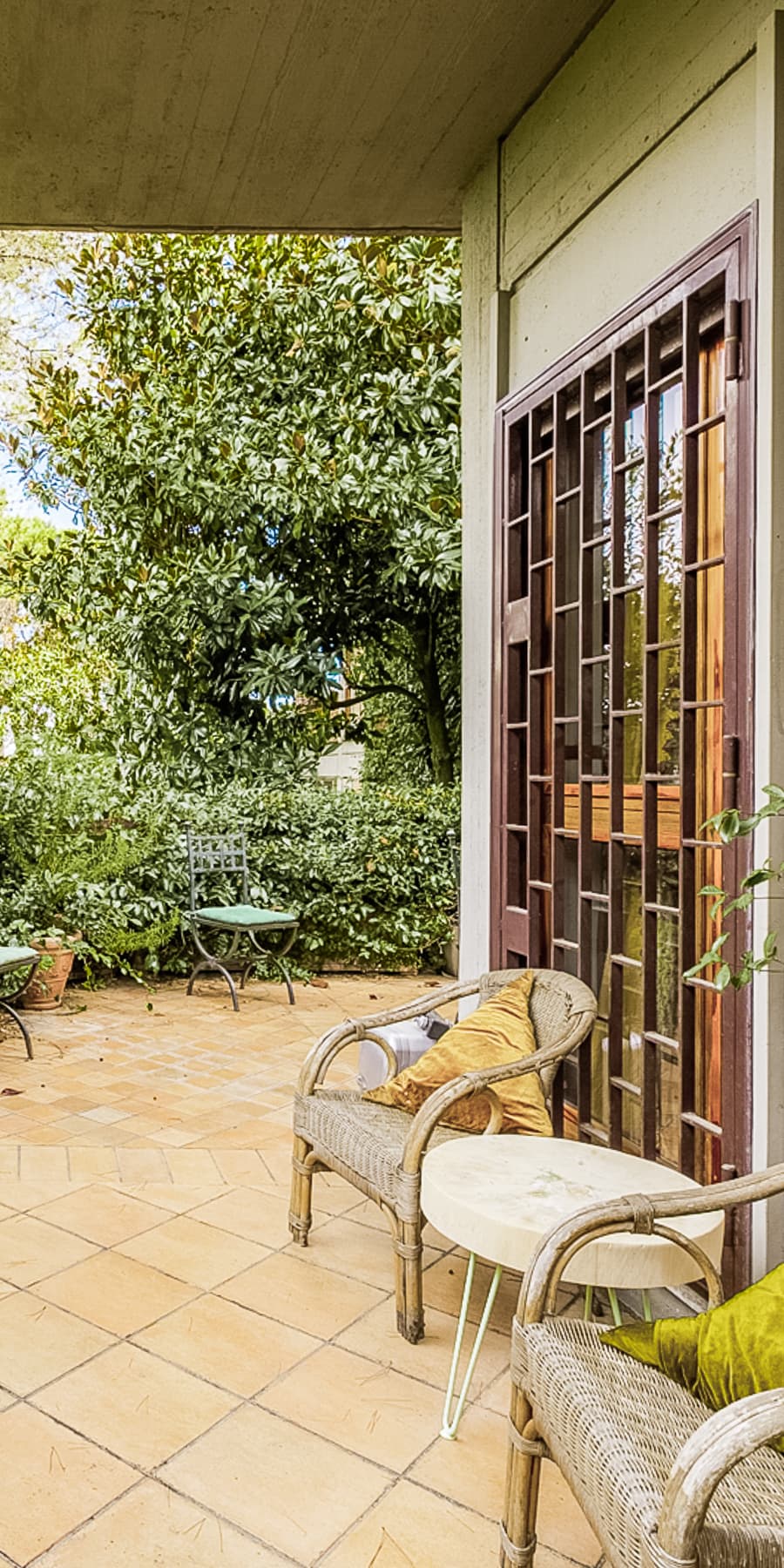 Spacious Apartment with Garden in Rome
