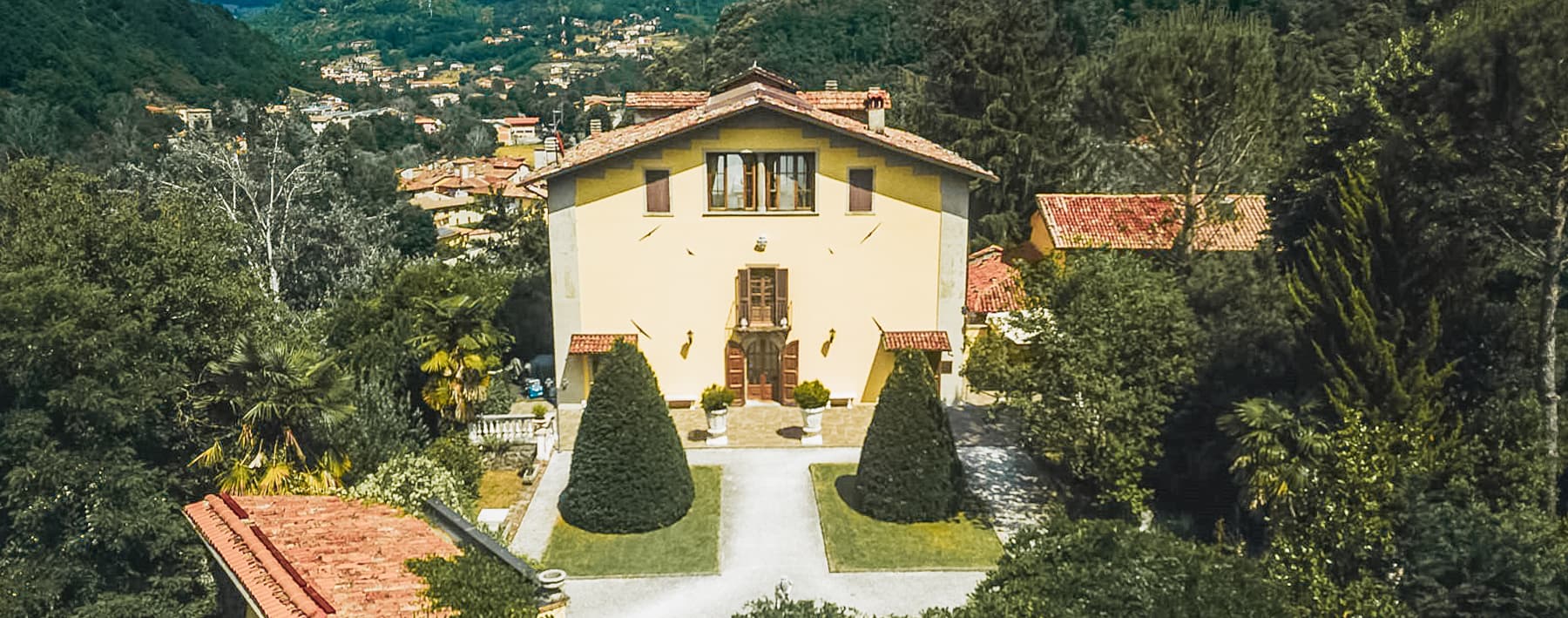 Majestic Villa on Tuscany's Green Hills Near Lucca