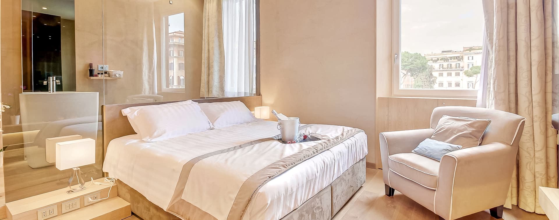 Elegant Apartment Overlooking Ruins, Rome, Lazio