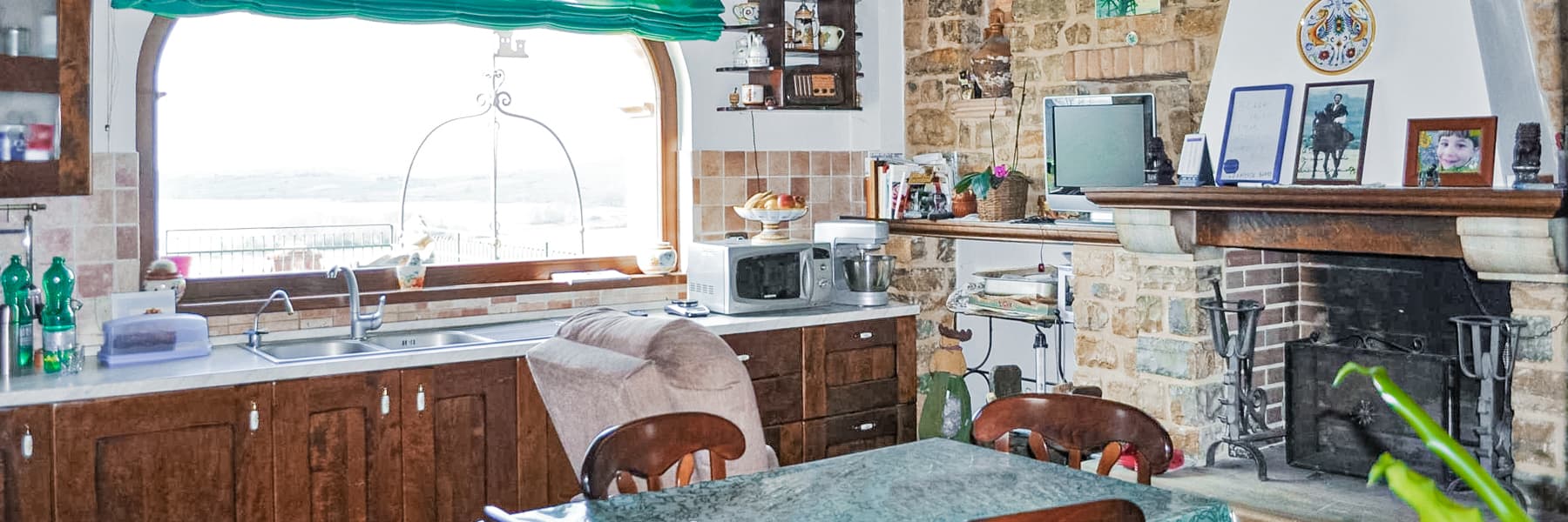 Casale panoramico sul Lago di Chiusi, Umbria