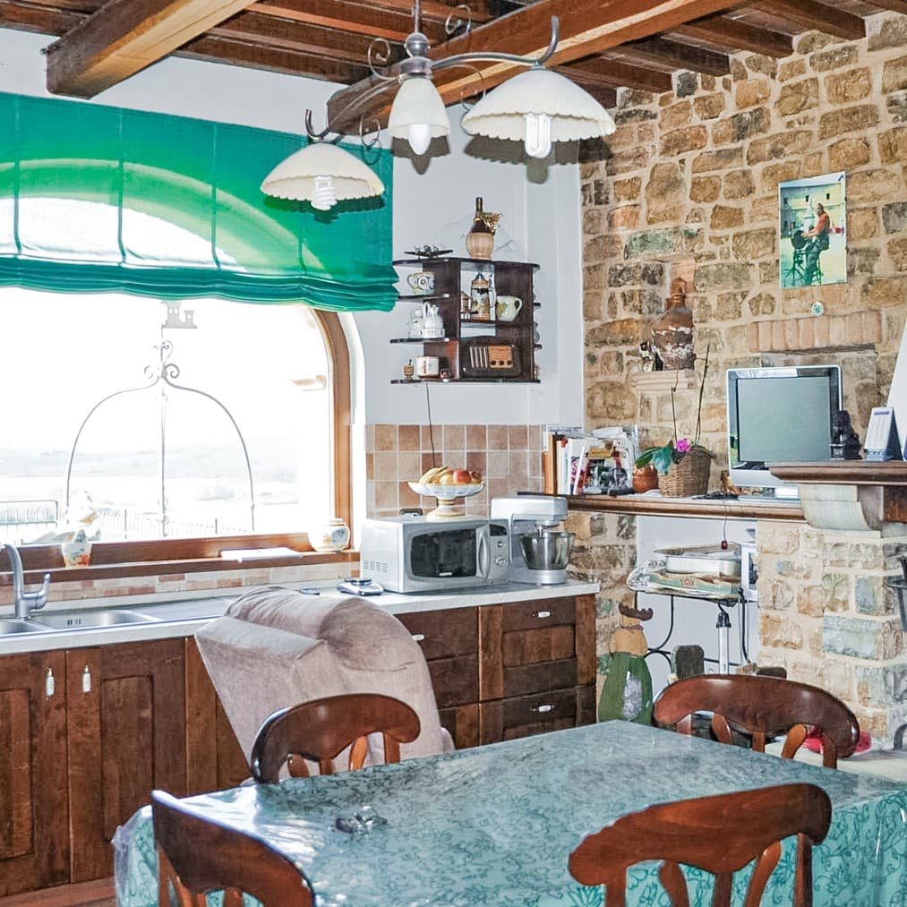 Charming Country House by Lake Chiusi, Umbria
