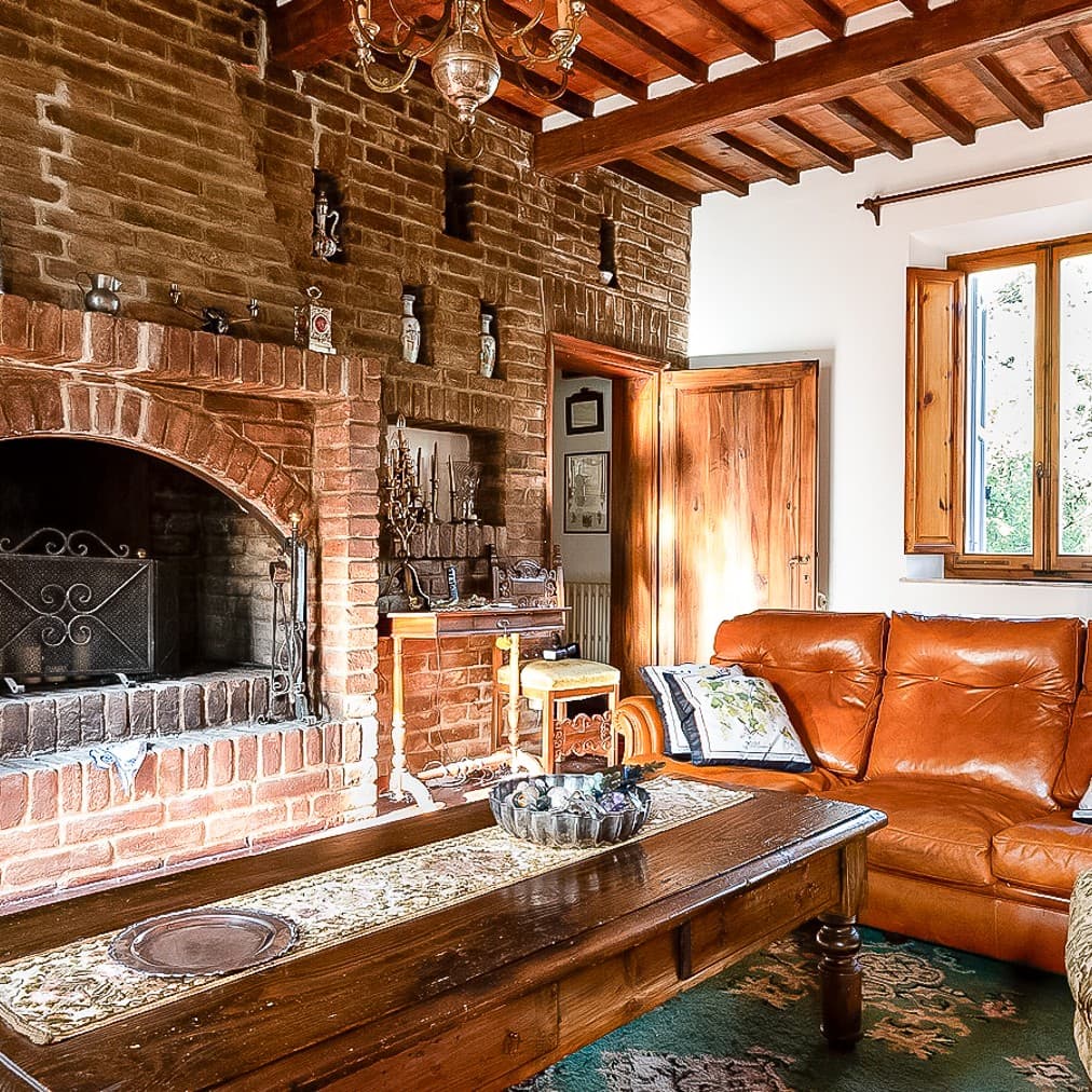 Casale storico in Toscana, immerso nel verde di Cetona