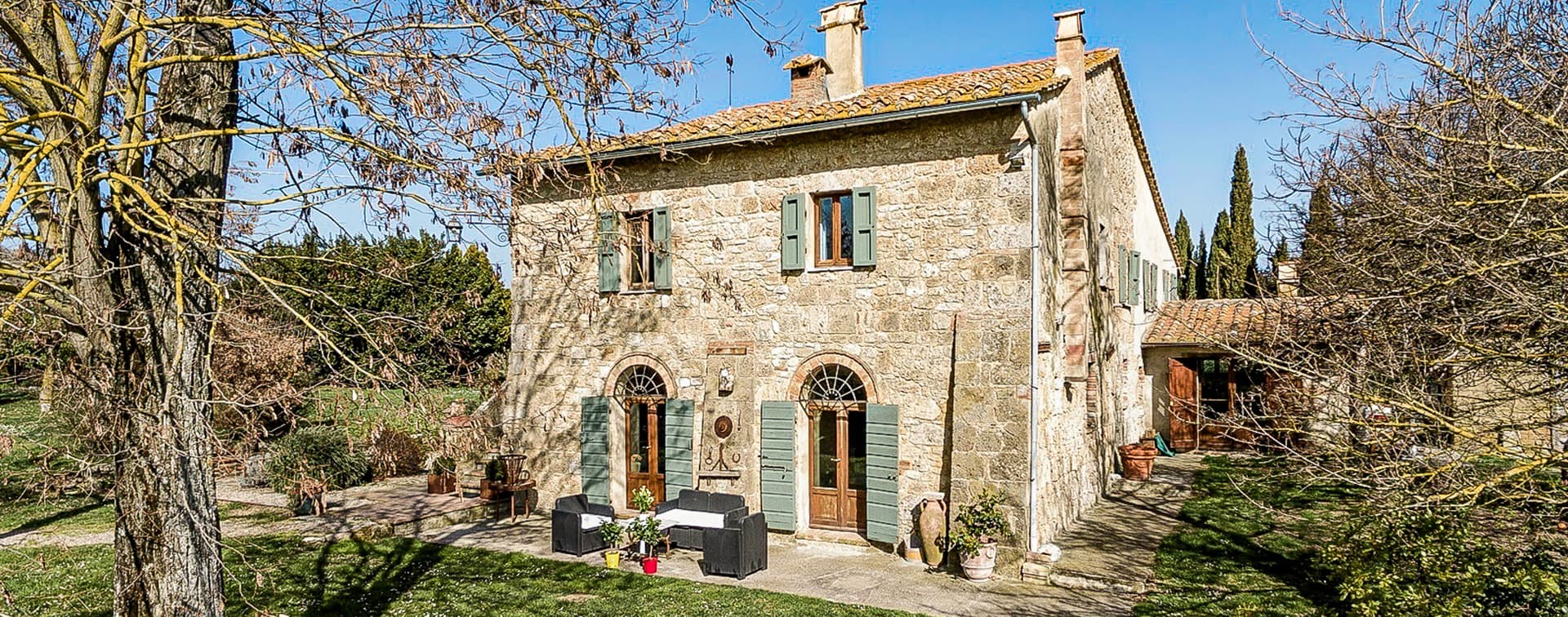 Casale con piscina nella tranquilla campagna toscana