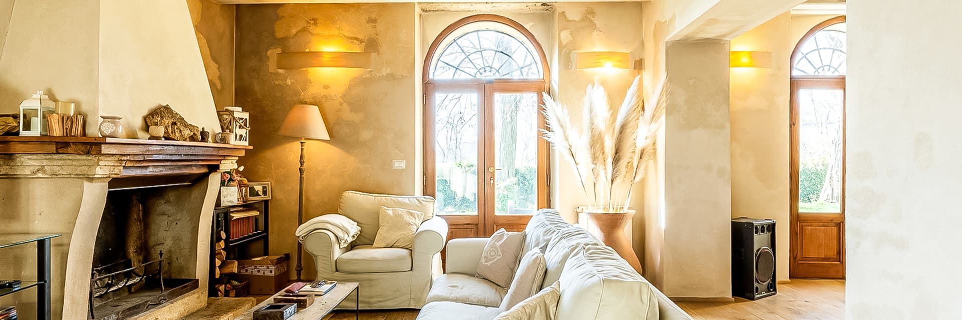 Casale con piscina nella tranquilla campagna toscana