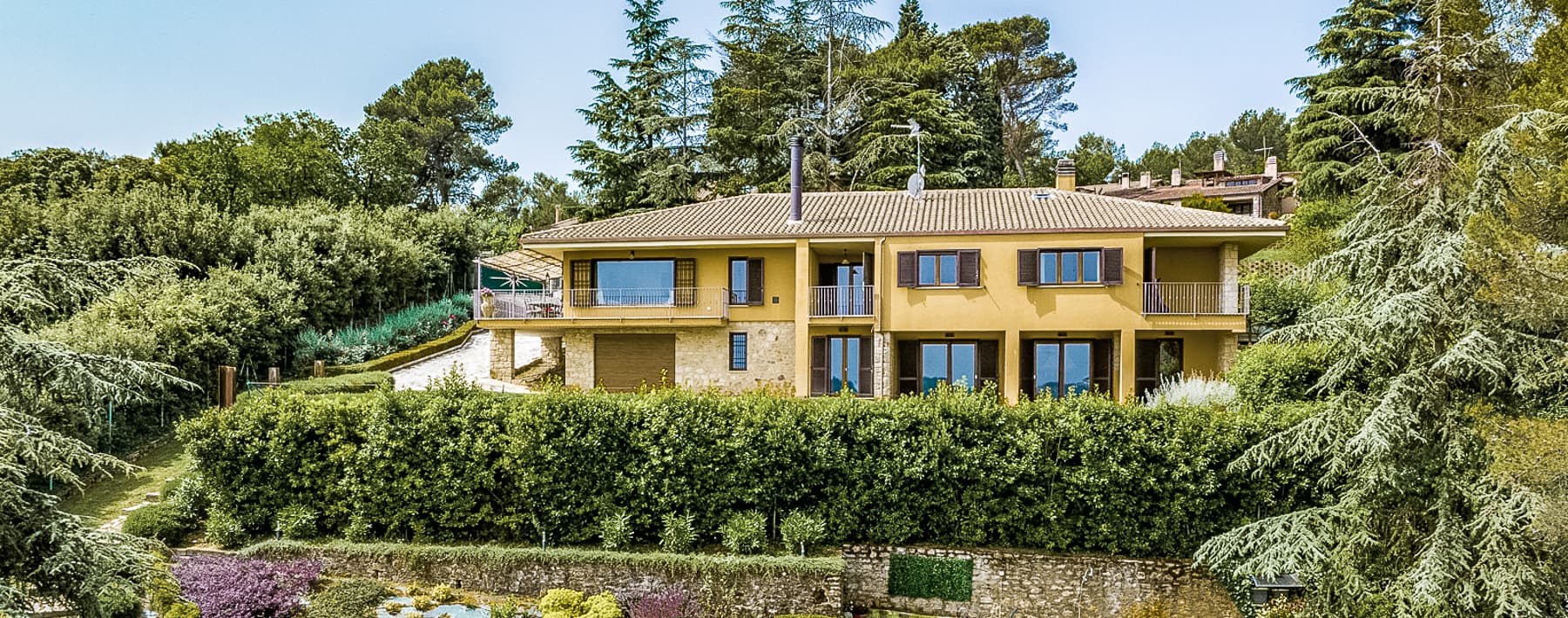 Modern Villa with Pool and Views in Perugia, Umbria