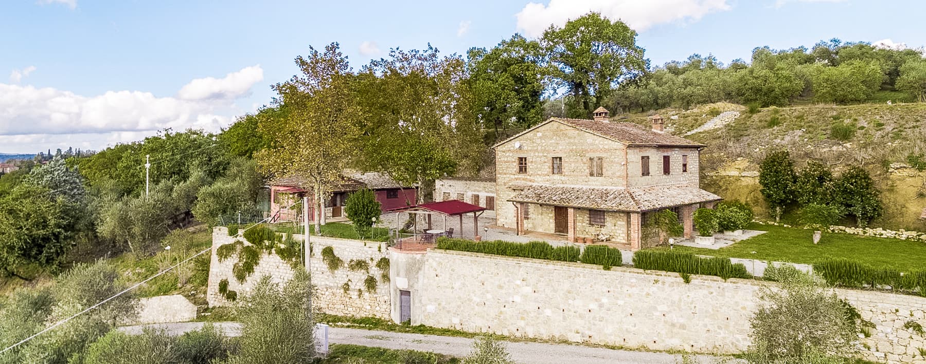 Casale panoramico con azienda agricola a Cetona, Toscana