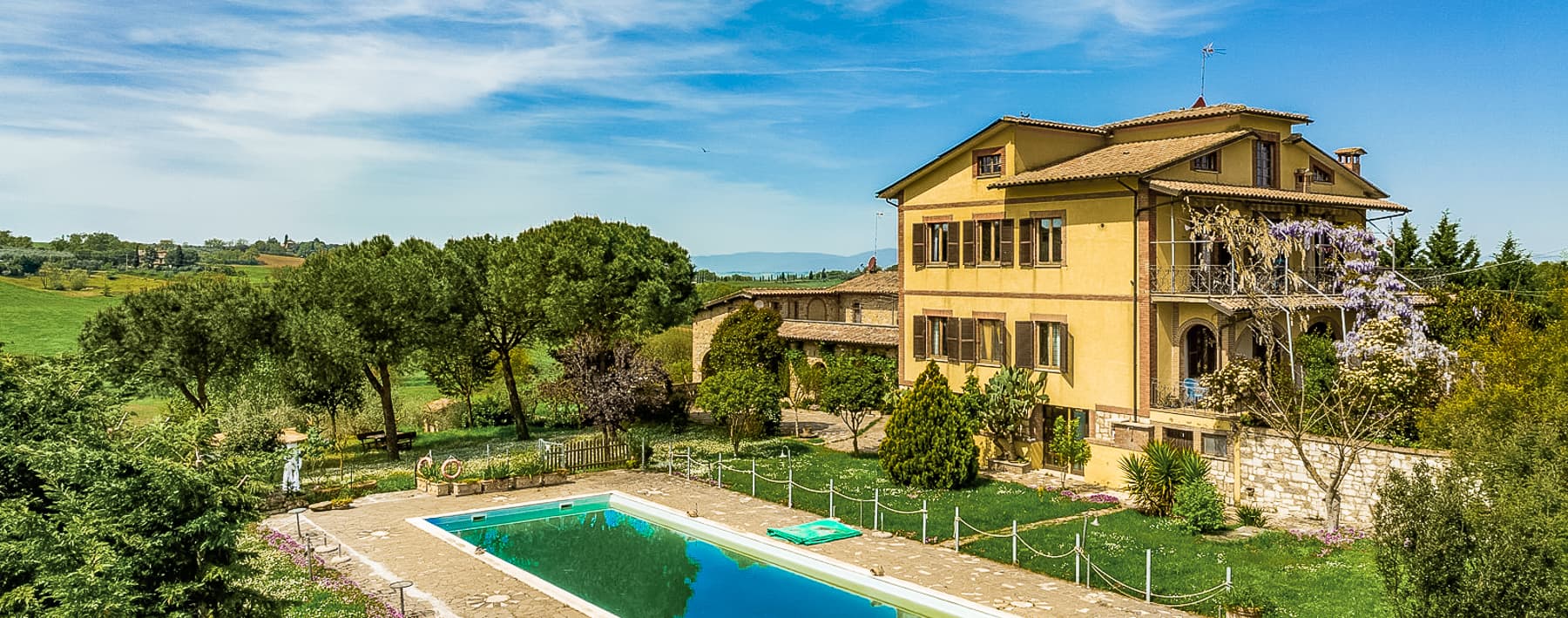 Casale panoramico con piscina a Torrita di Siena, Toscana