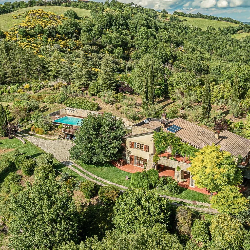 Villa panoramica con piscina a Montone, Umbria
