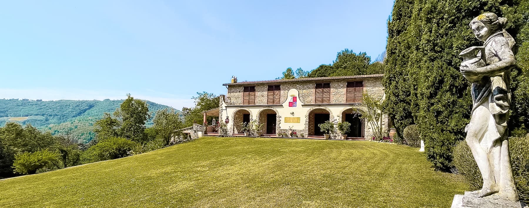 Casale con Piscina e Tennis a Pescaglia, Toscana