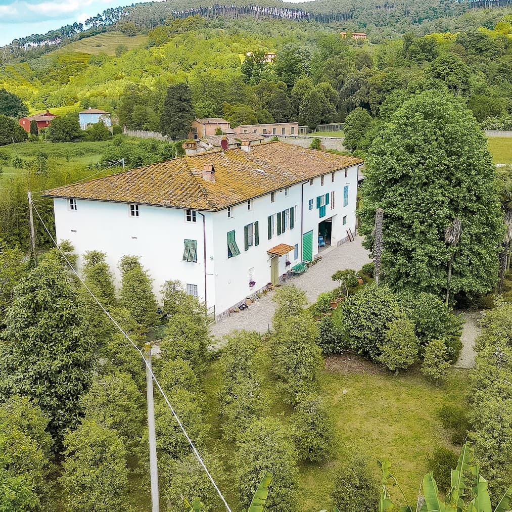 Prestigious Villa Near Lucca, Heart of Tuscany