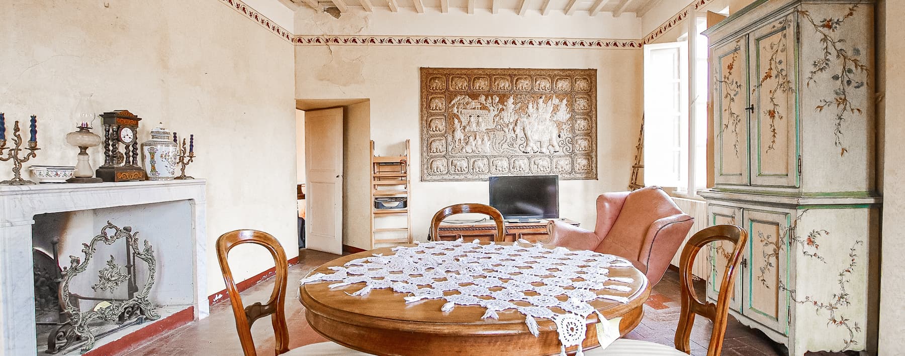 Apartment with Terrace in Lucca, Tuscany