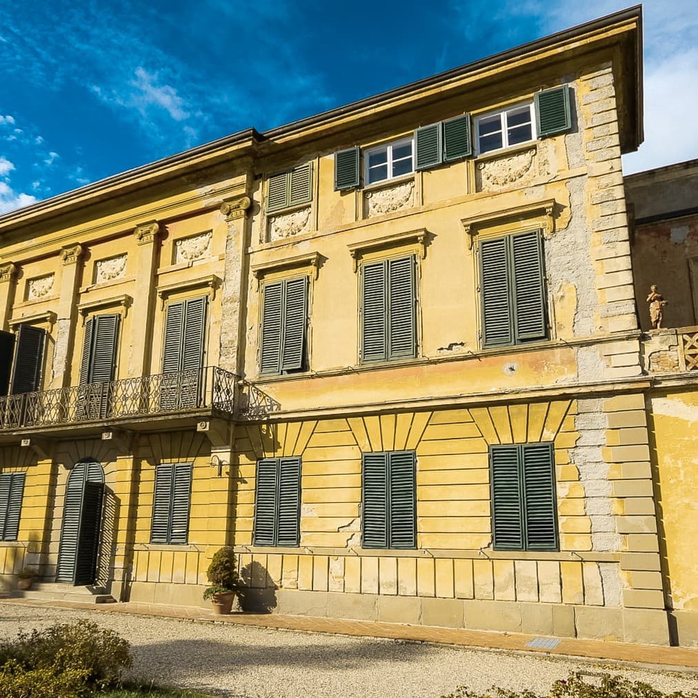 Villa storica a Capannori, cuore della Toscana