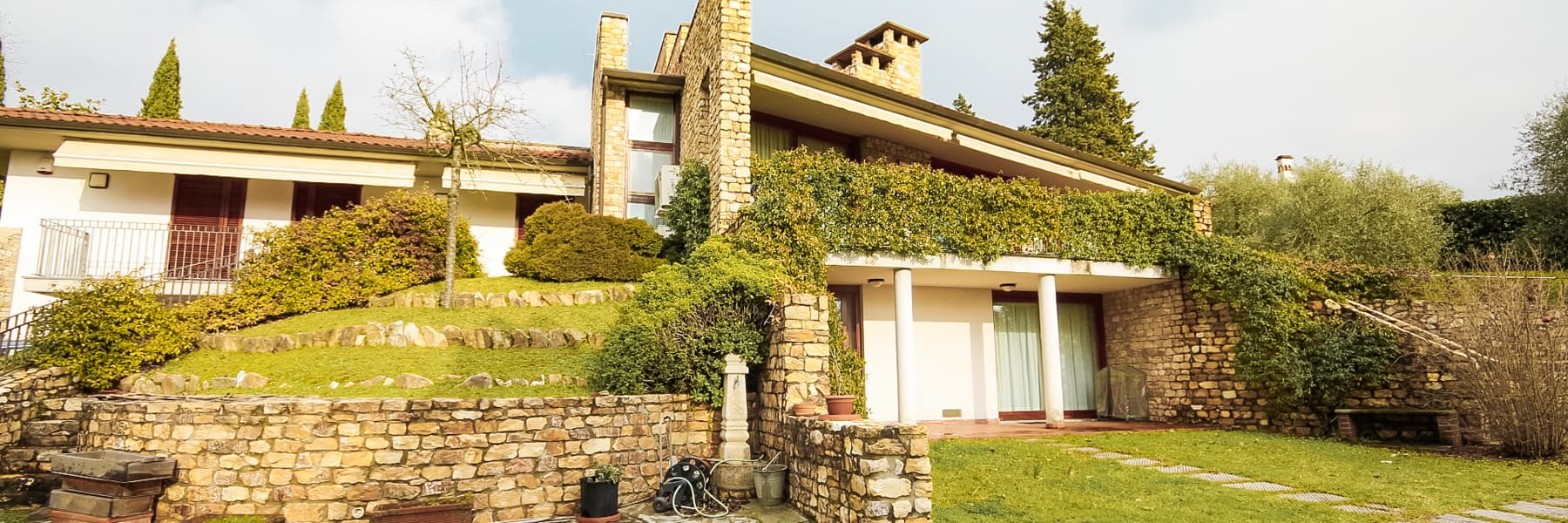 Villa moderna con giardino ampio a Cosenza