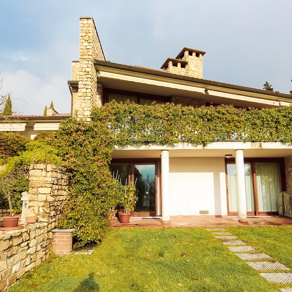 Modern Villa for Sale in Cosenza, Calabria