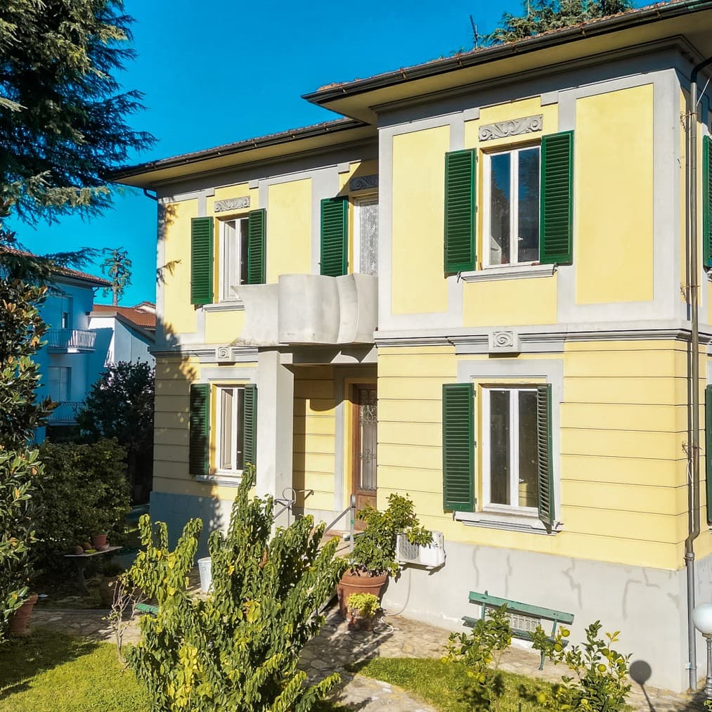 Historic Villa with Park in Lucca, Tuscany