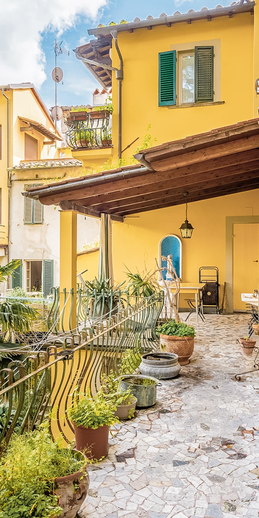 Luxury Apartment with Garden in Lucca, Tuscany