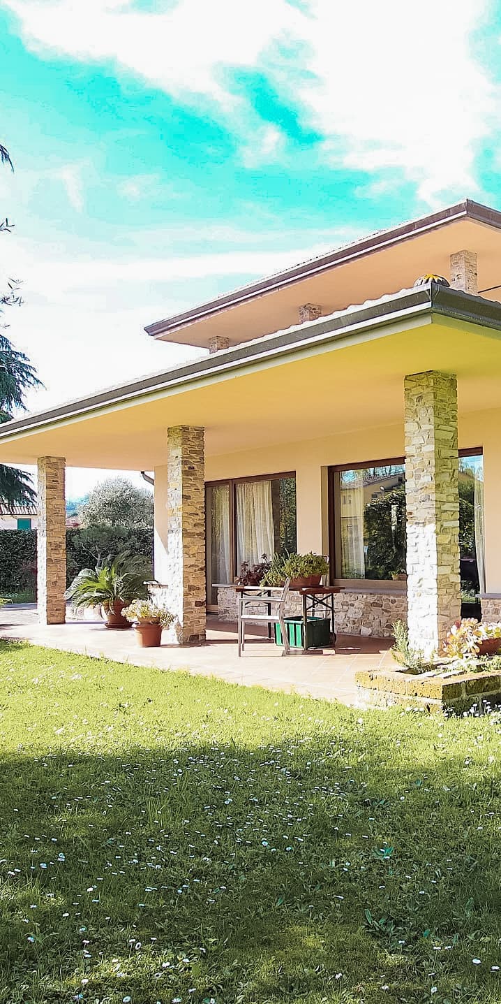 Elegant Villa in Lucca, Tuscany with Ample Garden