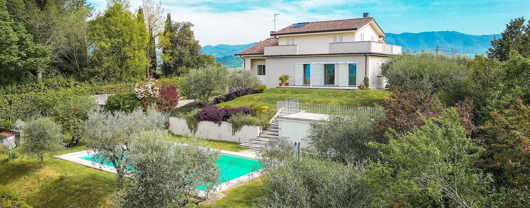 Elegant Villa in Monte S.Quirico, Tuscany