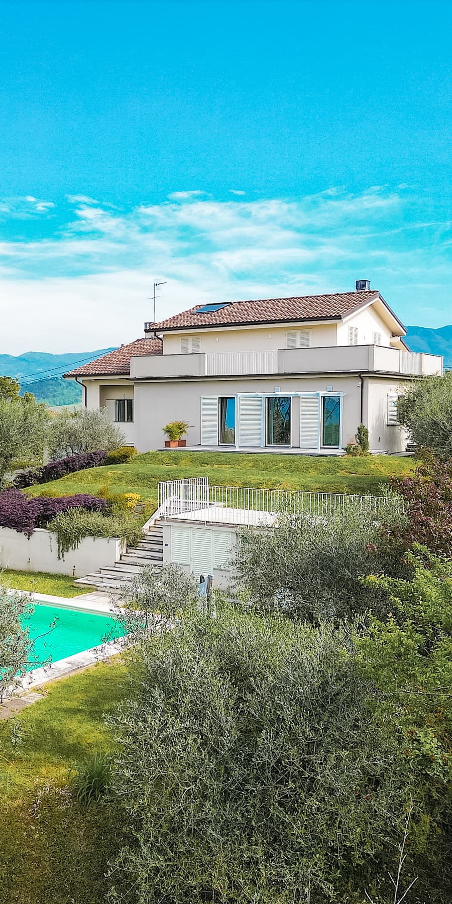 Elegant Villa in Monte S.Quirico, Tuscany