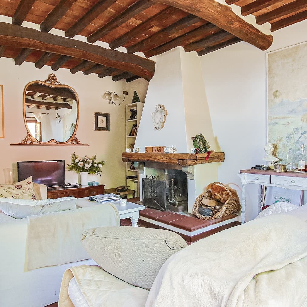 Rustic Country House with Stunning Views in Tuscany
