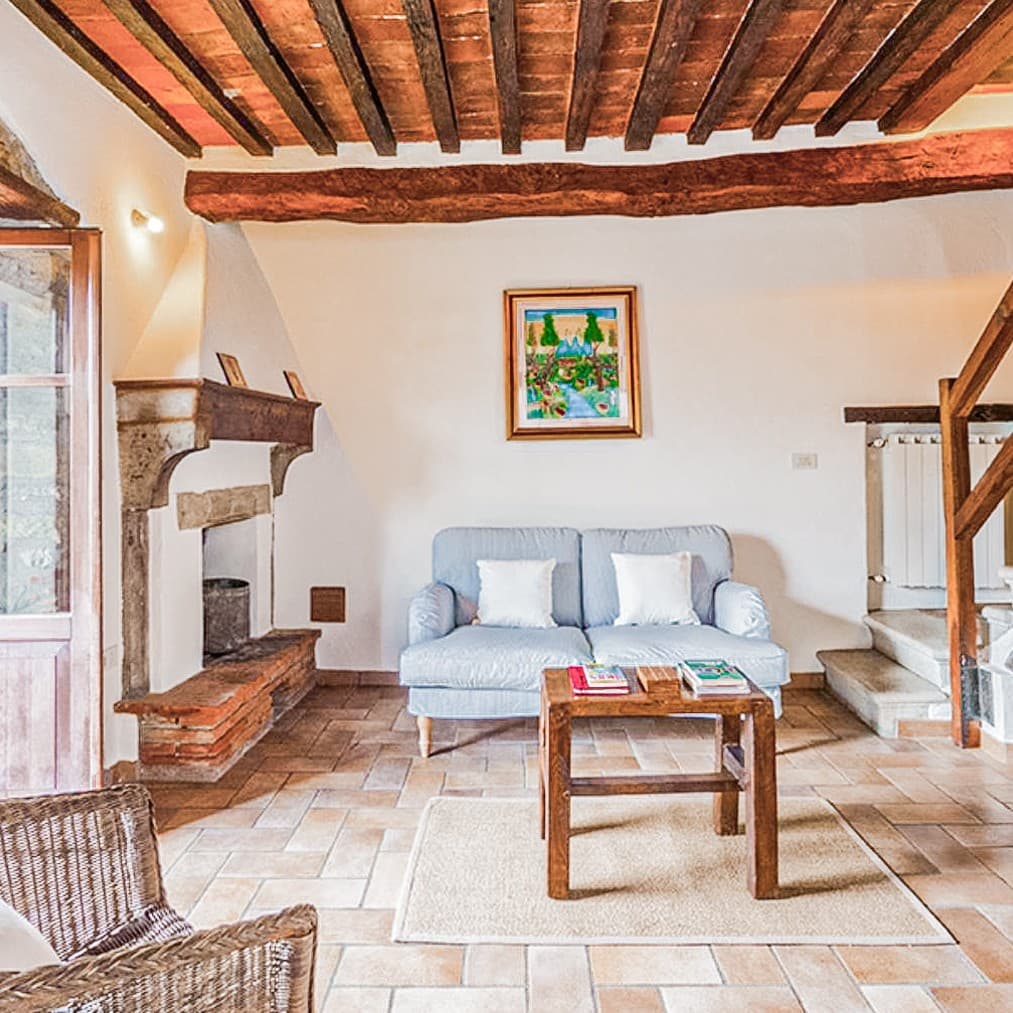 Spacious Apartment in Chianti, Tuscany with Pool