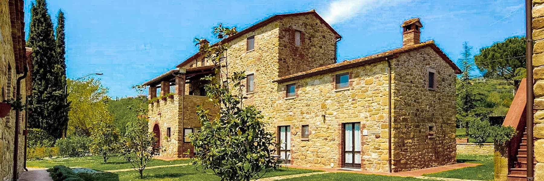 Agriturismo a Tuoro sul Trasimeno con piscine e giardino