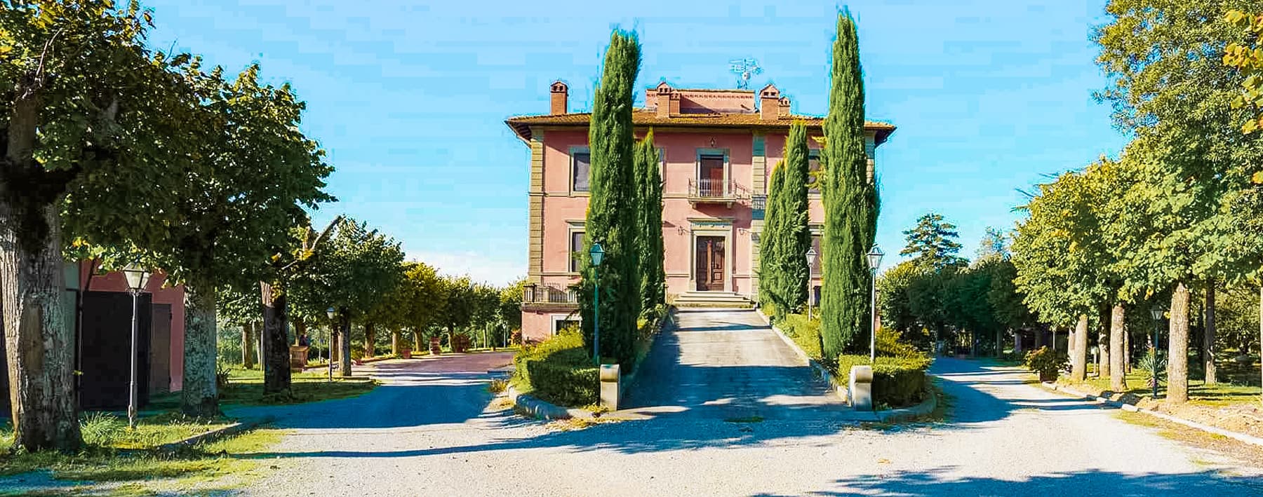 Elegant Villa in Cortona, Tuscany with Garden