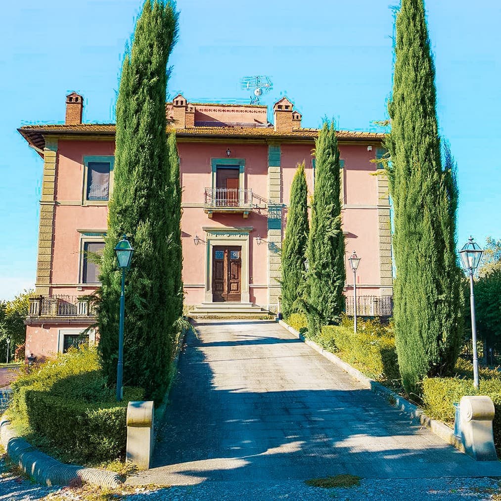 Elegant Villa in Cortona, Tuscany with Garden