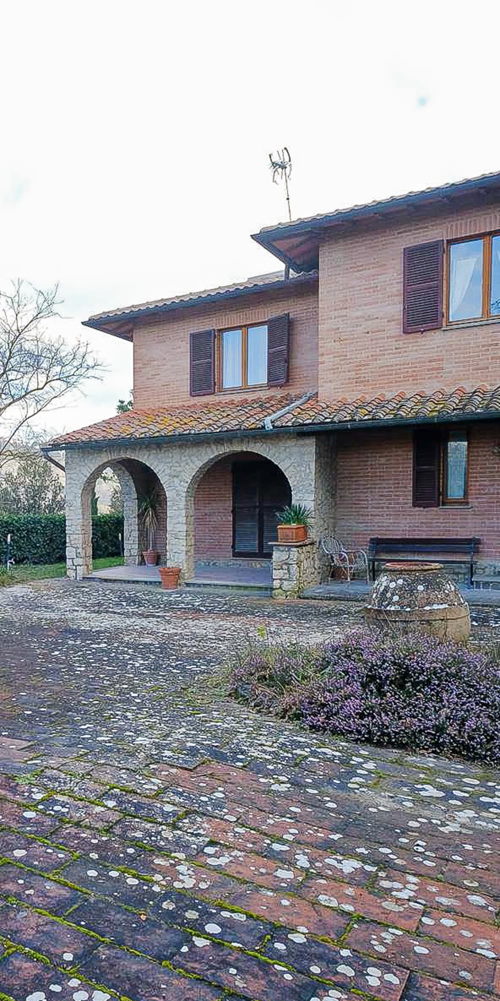 Elegant Villa on Montepulciano Hills, Tuscany