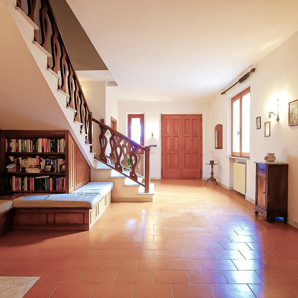 Elegant Villa on Montepulciano Hills, Tuscany
