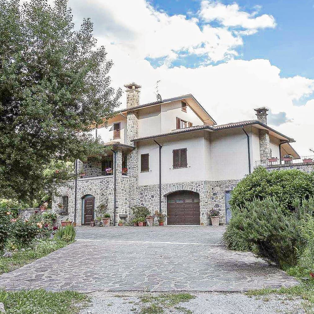 Spacious Villa in Piancastagnaio, Tuscany