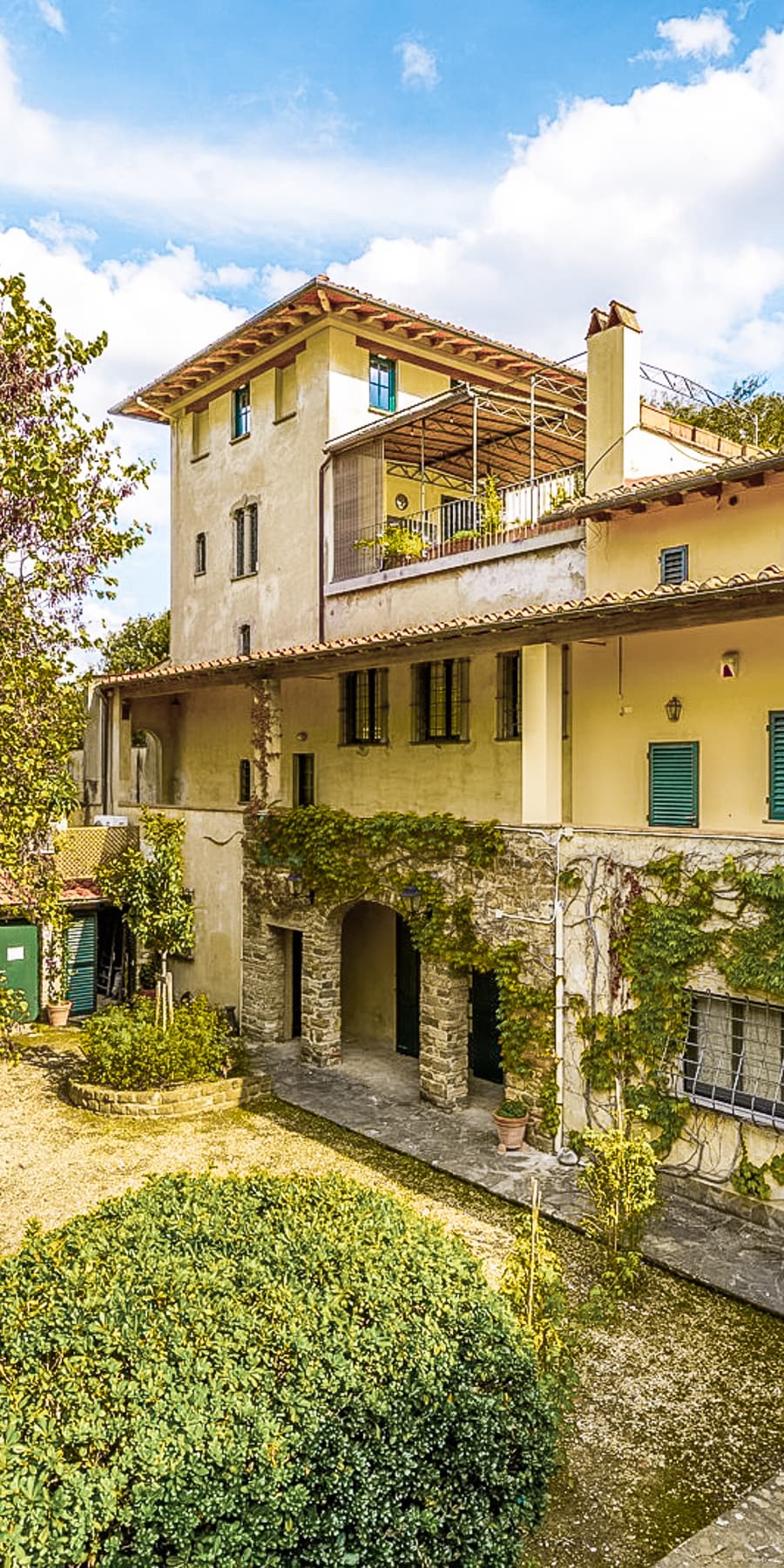 Luxury Apartment with Terrace in Florence, Tuscany