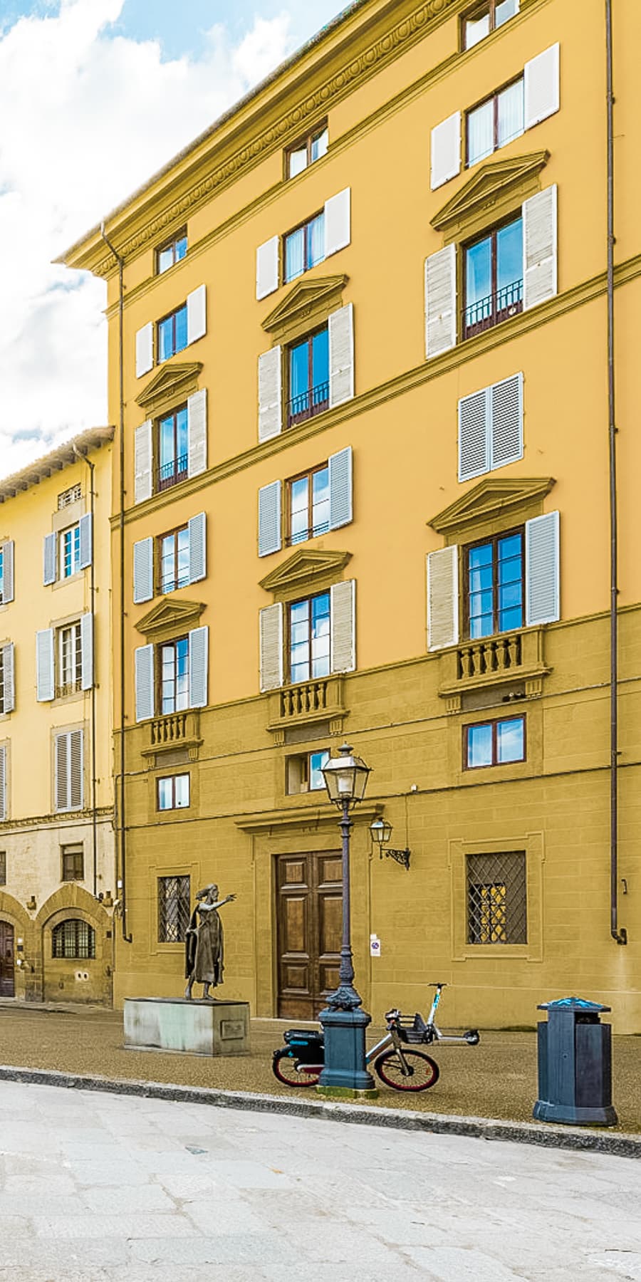 Elegant Apartment with Terrace in Florence, Tuscany