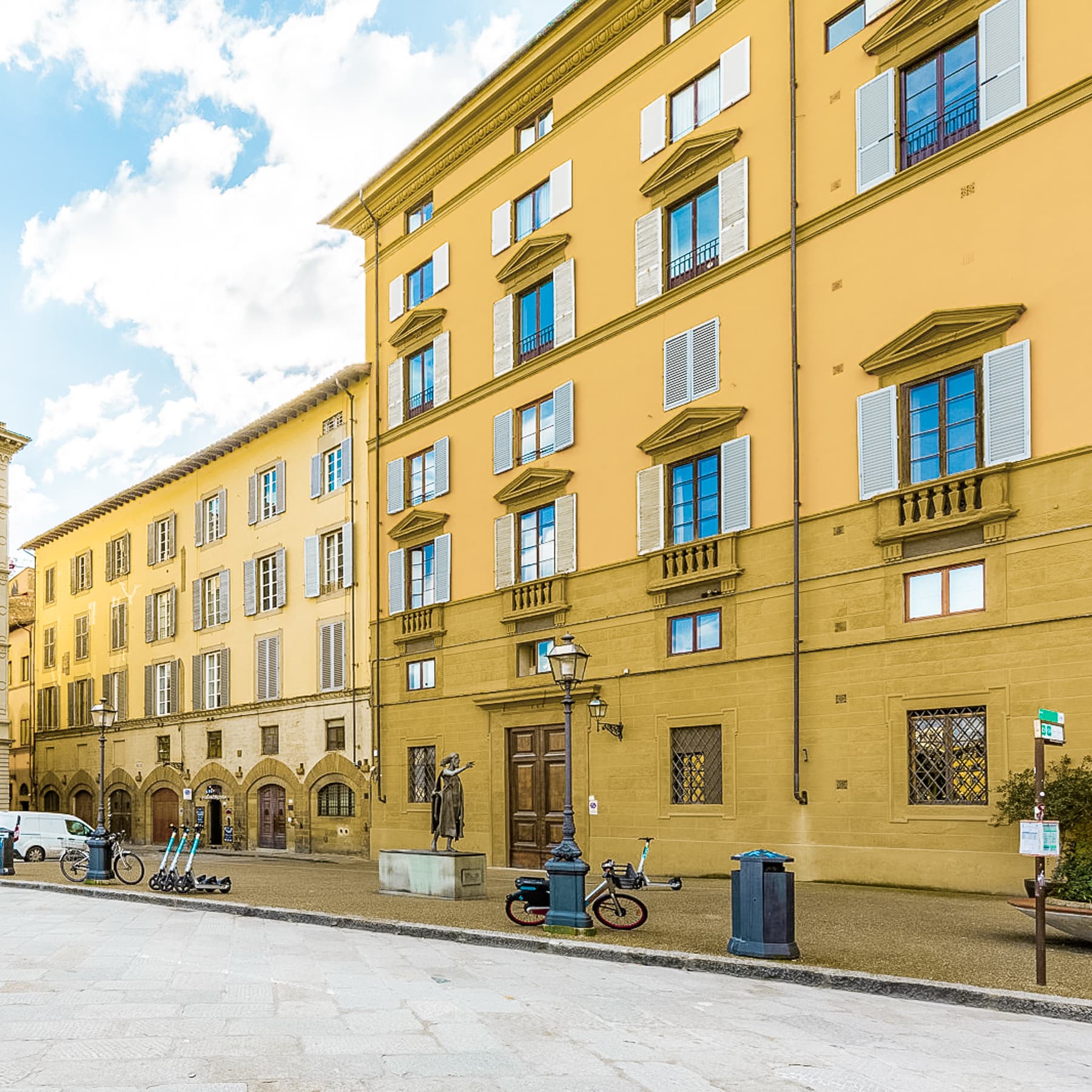 Elegant Apartment with Terrace in Florence, Tuscany