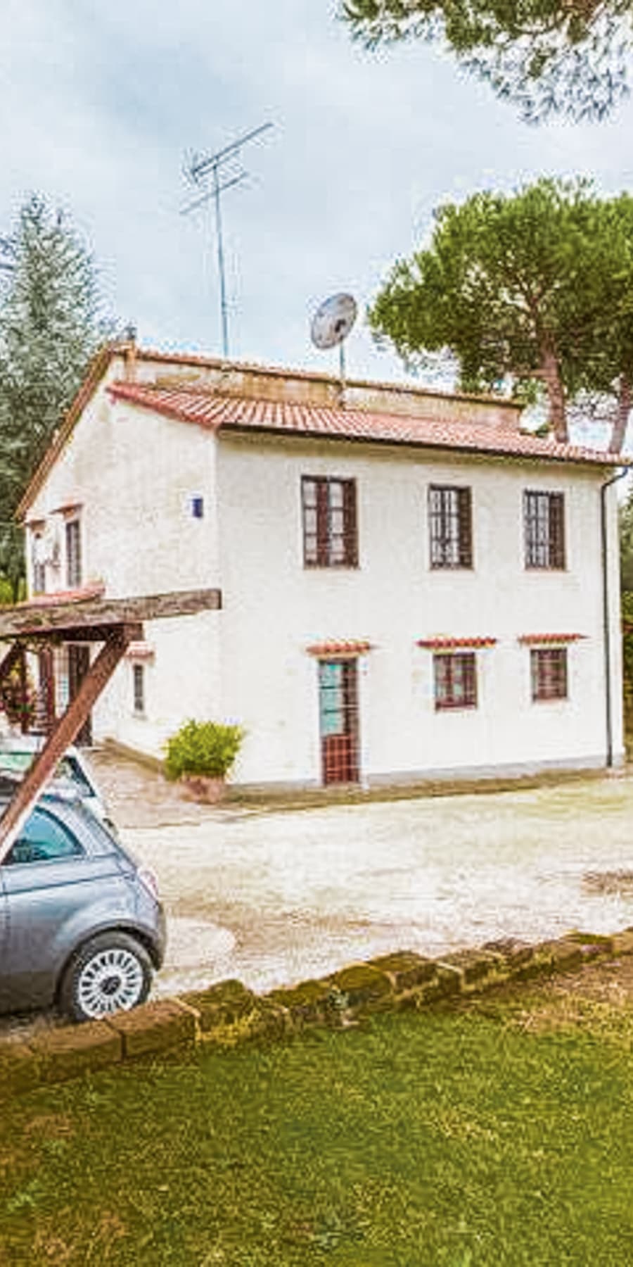 Charming Villa in Montescudaio, Tuscany Retreat