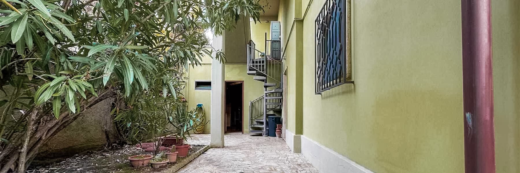 Spacious Cecina Apartment in the Heart of Tuscany