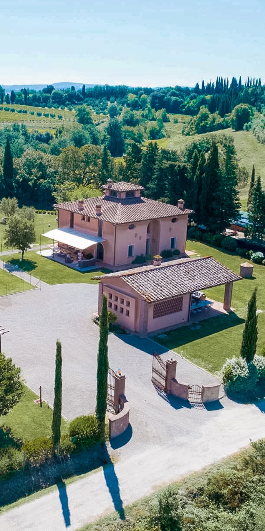 Elegant Villa in Peccioli's Tranquil Tuscany Countryside