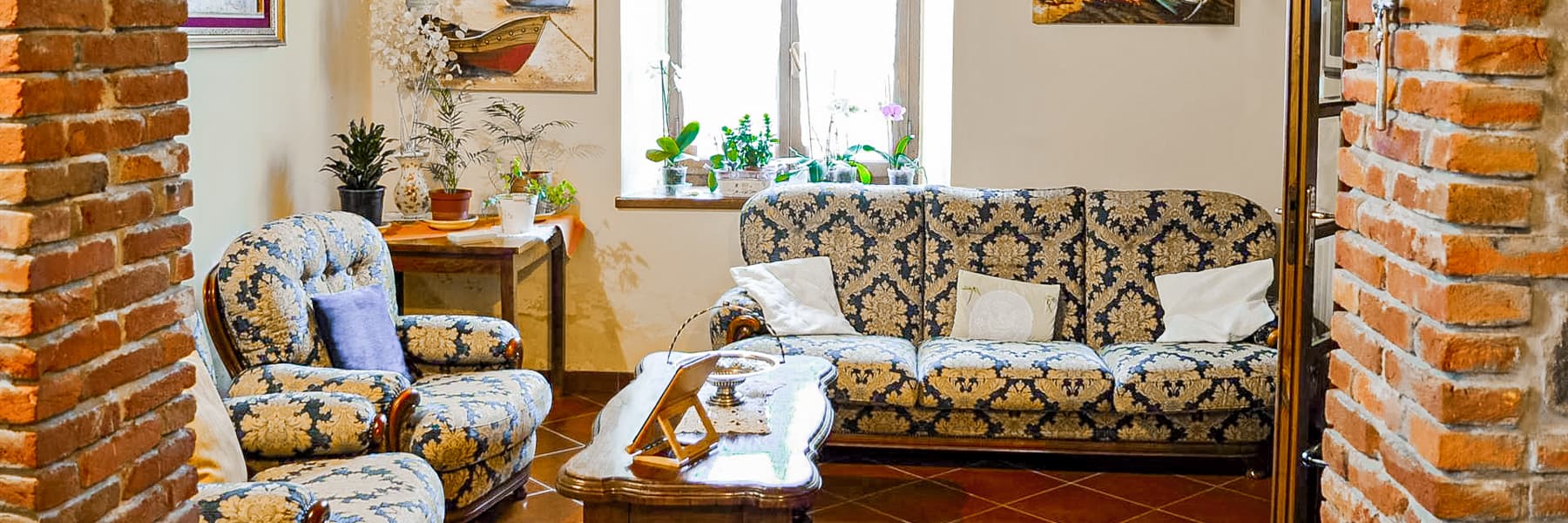 Rustic Country House in Serene Tuscan Countryside