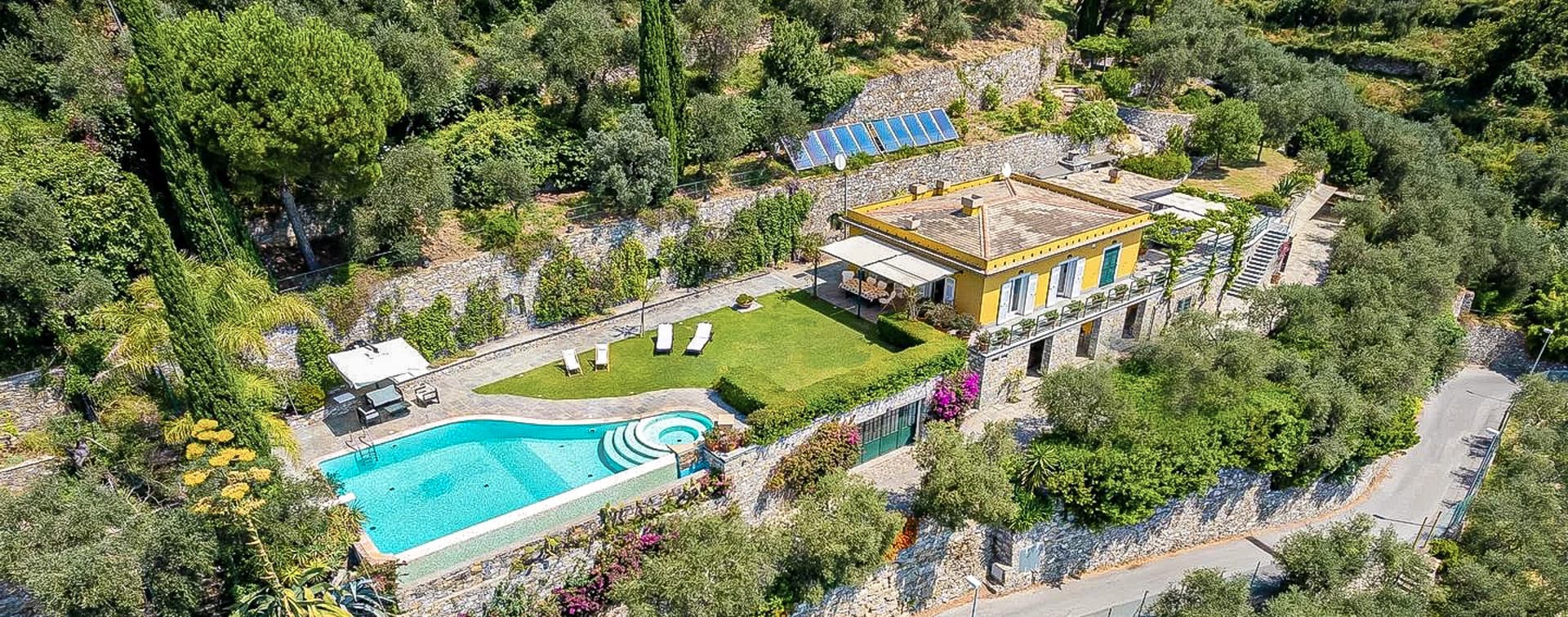 Villa with Infinity Pool in Zoagli, Liguria