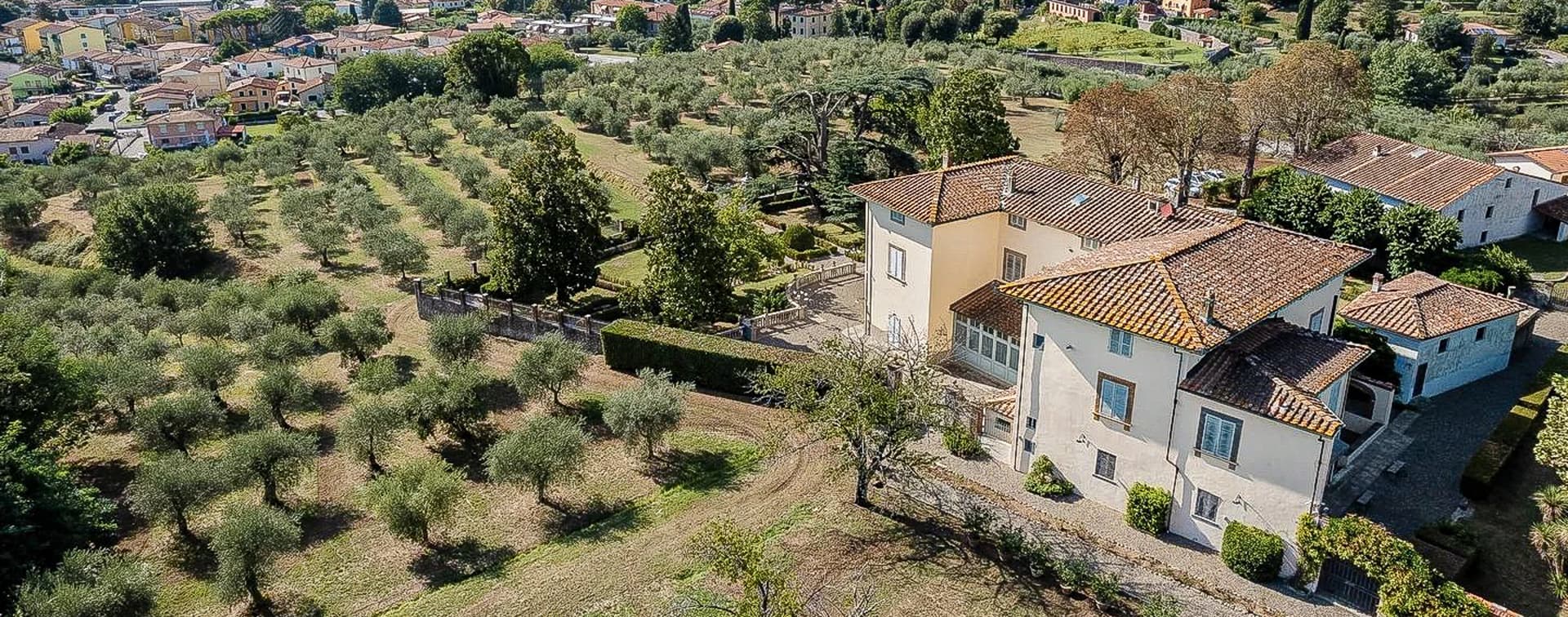 Elegant 18th-Century Villa in Lucca, Tuscany