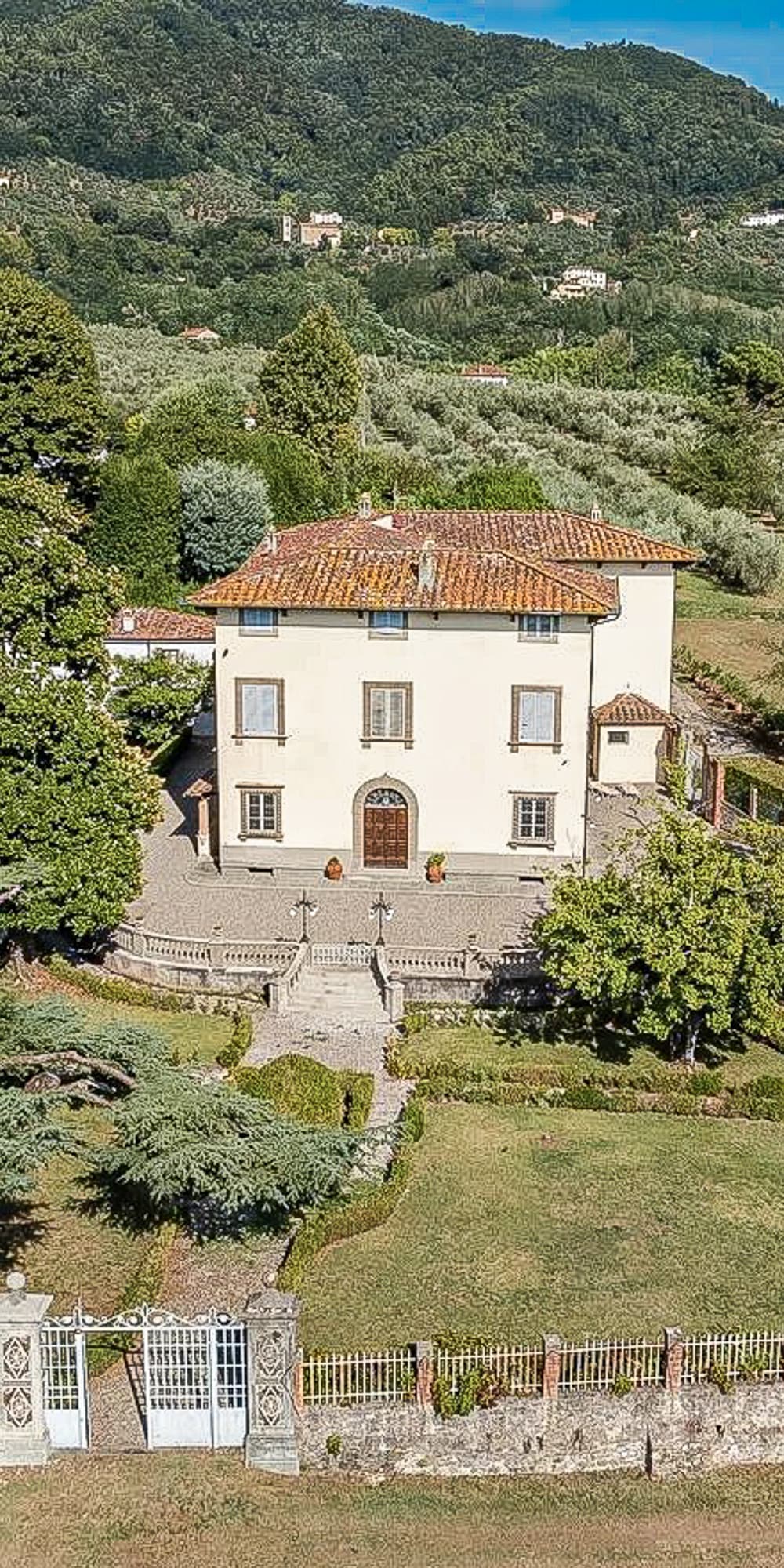 Elegant 18th-Century Villa in Lucca, Tuscany