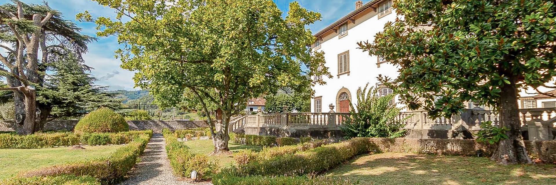 Elegant 18th-Century Villa in Lucca, Tuscany