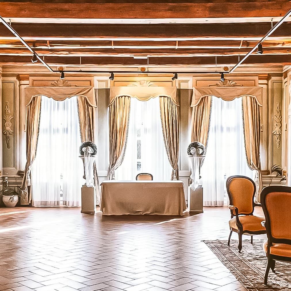 Neoclassical Villa in San Giuliano Terme, Tuscany