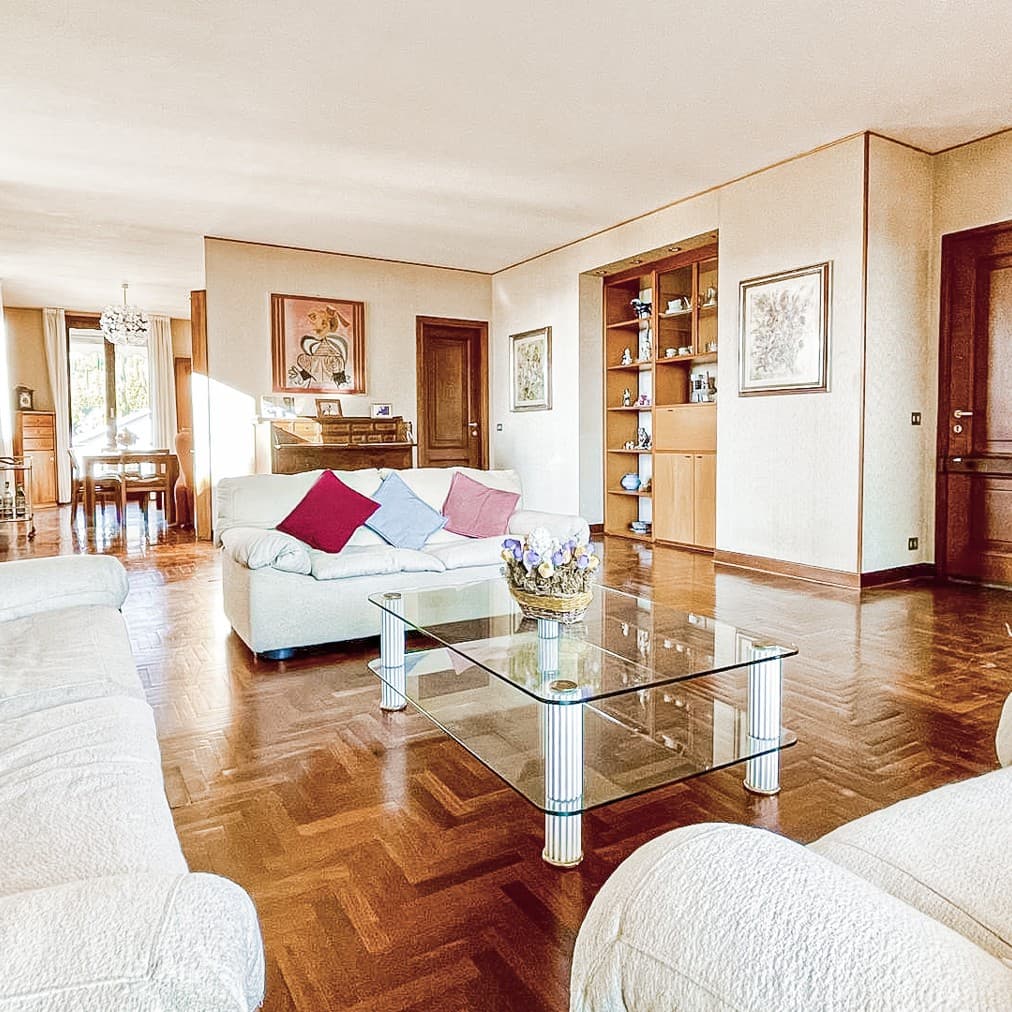 Apartment with Terrace in Salò, Lake Garda Area