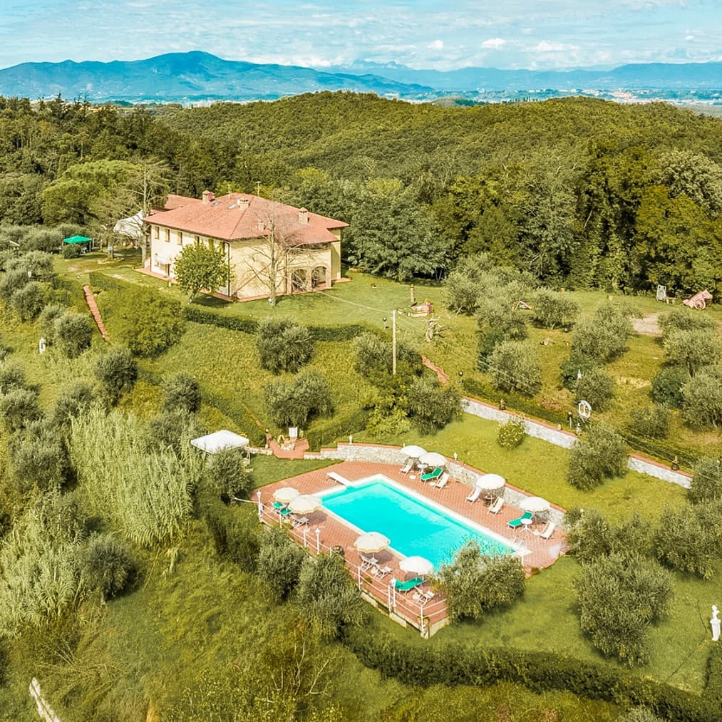 Charming Country House in Tuscany's Palaia with Pool