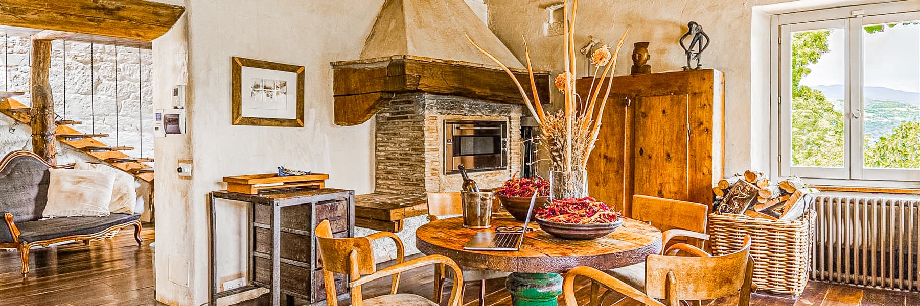 Charming Country House in Poppi, Tuscany, 880 Sq. mt.